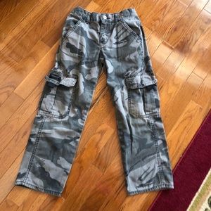 Boys cargo pants. Wrangler size 7 regular.